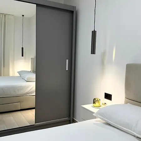 Apartment App Steps To The Sea 2026